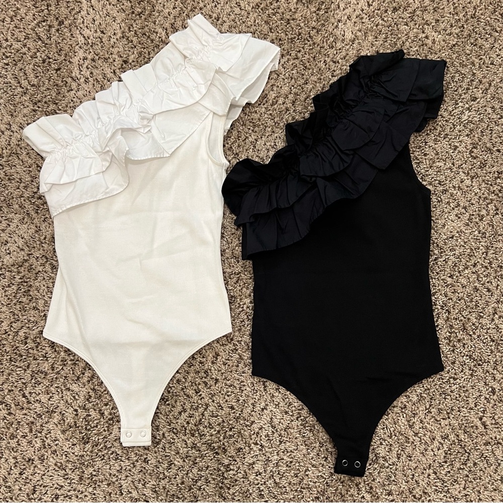 Express Ruffled One-Shoulder Bodysuit - Black & White